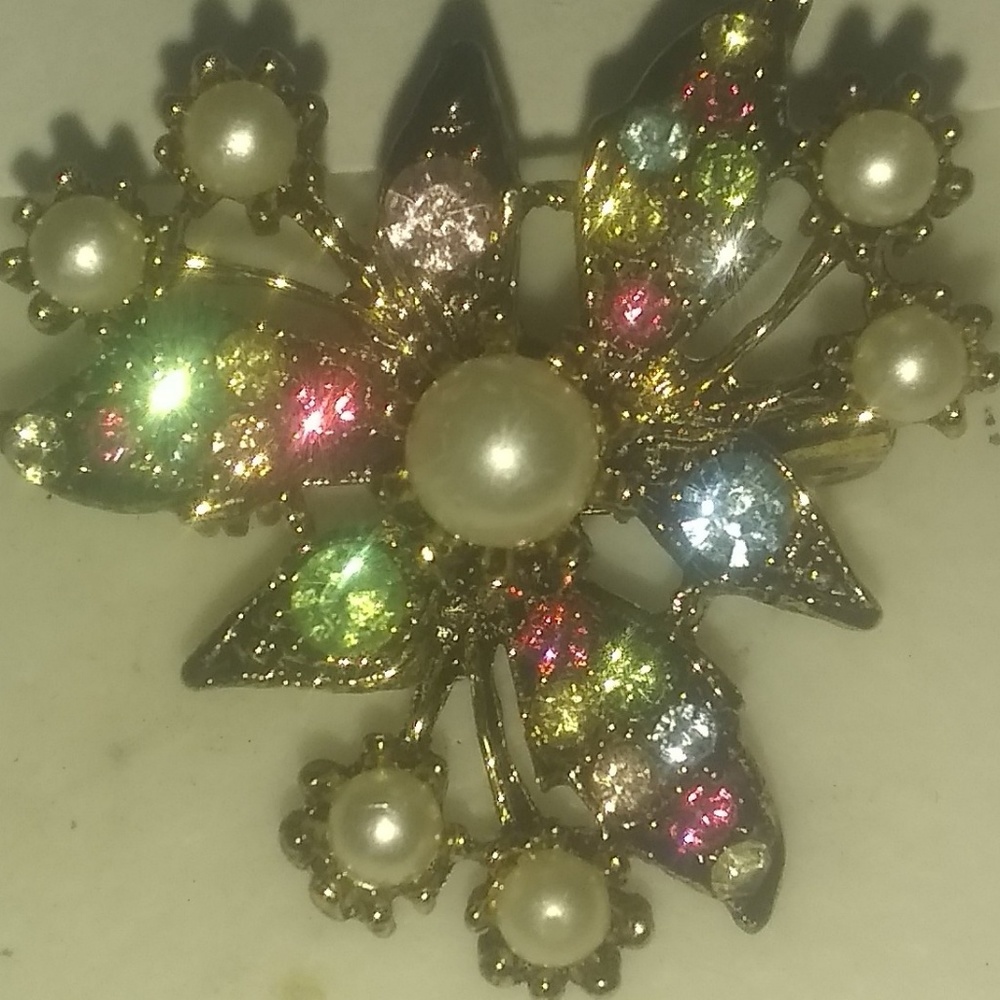 Rhinestone festive flower pin